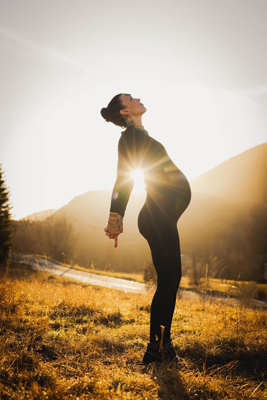 enseigner-le-yoga-pendant-sa-grossesse